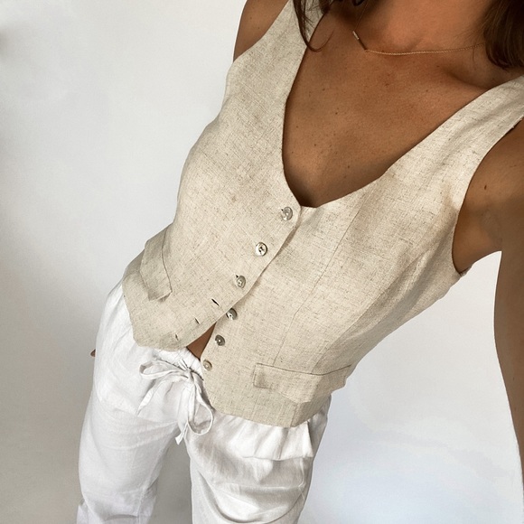 Coastal Linen Vest - Picture 2 of 4